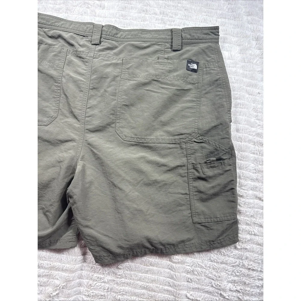 North Face Mens Shorts 42 Nylon Rip Stop Tan Travel Hiking Outdoor Fishing Green